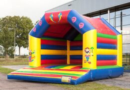 Compre um castelo de circo coberto super insuflável em cores vivas para as crianças. Compre castelos insufláveis online na JB Insufláveis Portugal