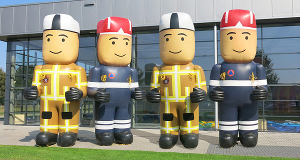 Koop opblaasbare brandweer poppen productvergroting. Bestel inflatable productvergroting nu online bij JB Inflatables Nederland 