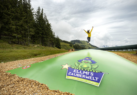 Airmountain no tema Ellmau em seu tamanho determinado para crianças. Compre montanhas aéreas infláveis ​​agora online na JB Insuflaveis Portugal