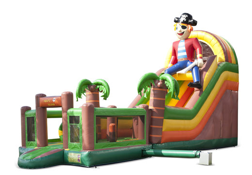 Ordene um escorregador multifuncional inflável no tema pirata com uma piscina, um objeto 3D impressionante, cores frescas e os obstáculos 3D para crianças. Compre escorregadores infláveis ​​agora online na JB Insuflaveis Portugal
