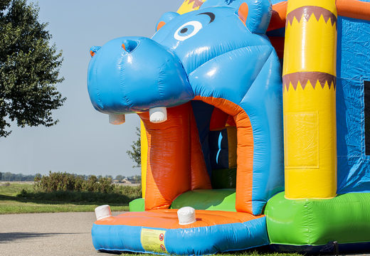 Encomende um slide coberto de castelo insuflável super multiuso com um tema de hipopótamo para crianças. Compre castelos insufláveis ​​online na JB Insufláveis Portugal