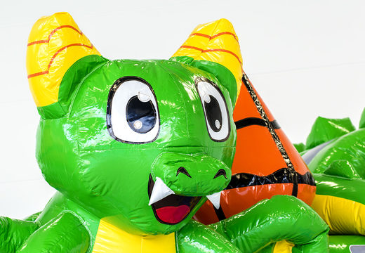 Castelo insuflável com tema de dragão com escorregador, objetos divertidos na superfície de salto e objetos 3D atraentes para crianças. Compre castelos insufláveis ​​​​online na JB Insufláveis ​​Portugal