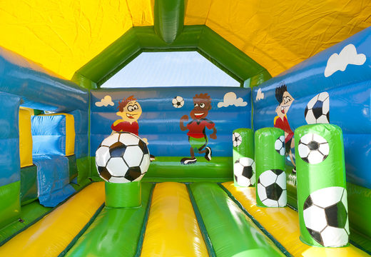 Compre um castelo insuflável  multiuso para crianças com um objeto de bola de futebol 3D impressionante no telhado da JB Insufláveis Portugal. Encomende castelos insufláveis ​​online na JB Insufláveis Portugal