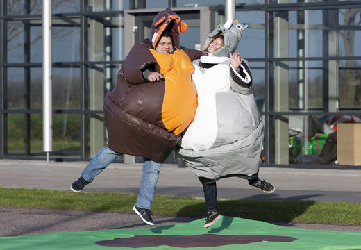 Encomende trajes de sumô infláveis ​​no tema Monkey & Rhinoceros para jovens e idosos. Compre inflatables online na JB Insuflaveis Portugal