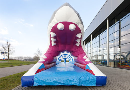 Compre escorregador de barriga inflável com tema de tubarão de 18 m de comprimento para crianças. Encomende escorregas insufláveis ​​online na JB Insuflaveis Portugal