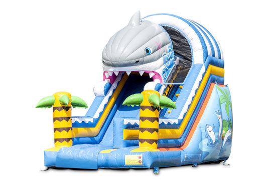 Espectacular escorregador inflável no tema tubarão com cores alegres para as crianças. Compre escorregadores infláveis ​​agora online na JB Insuflaveis Portugal