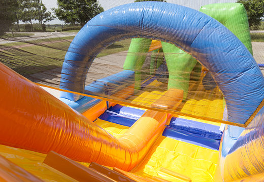 Ordene uma pista de obstáculo de 27m em cores alegres para as crianças. Compre pistas de obstáculos infláveis ​​online agora na JB Insuflaveis Portugal