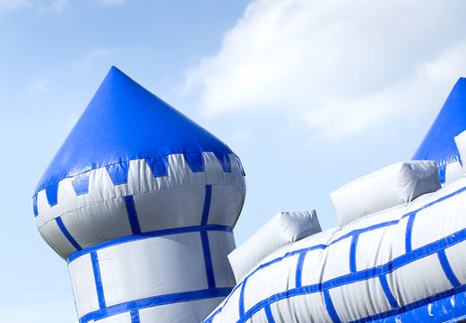 Compre uma pista de obstáculo inflável de 8 metros com objetos 3D com tema de castelo para crianças. Ordene pistas de obstáculos infláveis ​​agora online em JB Insuflaveis Portugal