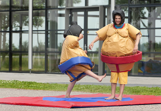 Compre trajes de sumô infláveis ​​para crianças. Encomende inflatables online na JB Insuflaveis Portugal