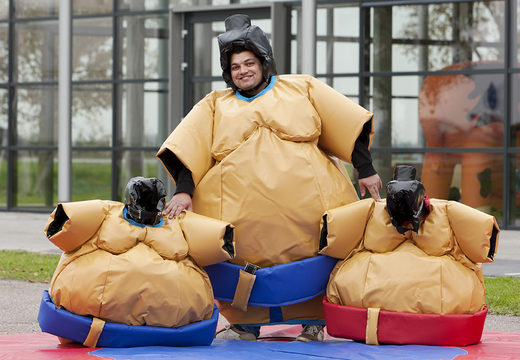 Compre divertidos trajes de sumô infláveis ​​para adultos. Encomende trajes de sumô infláveis ​​online na JB Insuflaveis Portugal