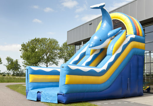 Slide multifuncional único em um tema de golfinho com piscina, objeto 3D impressionante, cores frescas e obstáculos 3D para crianças. Compre escorregadores infláveis ​​agora online na JB Insuflaveis Portugal