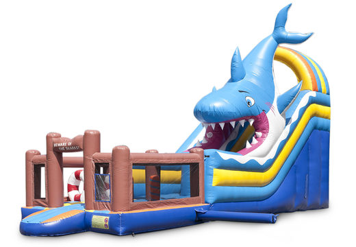 O escorregador inflável com tema de tubarão com piscina, objeto 3D impressionante, cores frescas e os obstáculos 3D encomendados para crianças. Compre escorregadores infláveis ​​agora online na JB Insuflaveis Portugal
