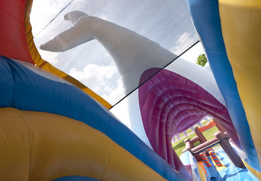 Grande escorregador inflável multifuncional com tema de tubarão com piscina, objeto 3D impressionante, cores frescas e obstáculos 3D para crianças. Ordene escorregadores infláveis ​​agora online em JB Insuflaveis Portugal