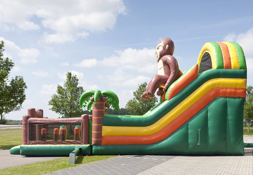 O escorregador inflável no tema gorila com piscina, objeto 3D impressionante, cores frescas e obstáculos 3D para crianças. Compre escorregadores infláveis ​​agora online na JB Insuflaveis Portugal