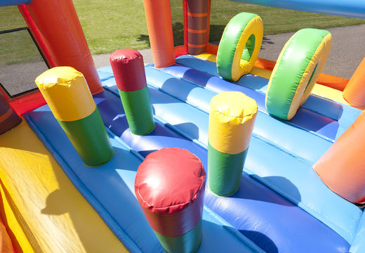 Escorrega inflável com tema de crocodilo e piscina infantil. Ordene escorregadores infláveis ​​agora online em JB Insuflaveis Portugal