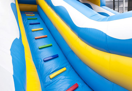 Slide inflável com tema de peixe-palhaço com piscina, impressionante objeto 3D, cores frescas e o obstáculo 3D para crianças. Ordene escorregadores infláveis ​​agora online em JB Insuflaveis Portugal