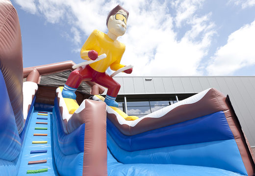 Slide inflável multifuncional no tema Ski com piscina, objeto 3D impressionante, cores frescas e obstáculos 3D para crianças. Compre escorregadores infláveis ​​agora online na JB Insuflaveis Portugal