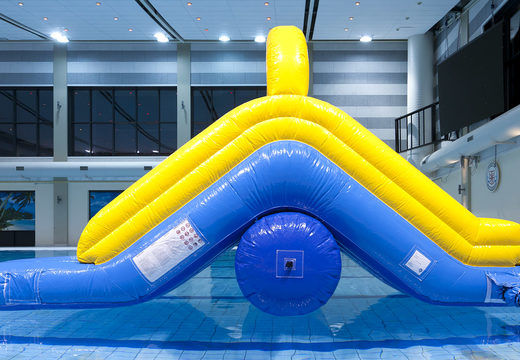 Encomende um toboágua inflável hermético de 6,5 metros de comprimento e 3,5 metros de altura para jovens e idosos. Compre jogos de sinuca infláveis ​​agora online na JB Insuflaveis Portugal