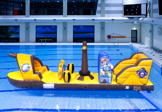 Espetacular navio inflável no tema pirata para jovens e idosos. Compre jogos de sinuca infláveis ​​online agora na JB Insuflaveis Portugal
