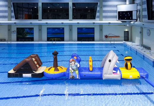 Encomende uma piscina de tubarões inflável hermética mega run para jovens e idosos. Compre jogos de sinuca infláveis ​​agora online na JB Insuflaveis Portugal