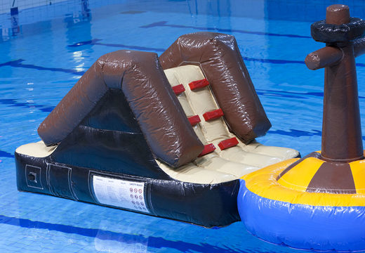 Compre uma mega piscina inflável hermética no tema tubarão para jovens e idosos. Encomende atrações aquáticas infláveis ​​agora online na JB Insuflaveis Portugal