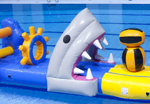 Encomende uma mega piscina inflável exclusiva no tema tubarão para jovens e idosos. Compre atrações aquáticas infláveis ​​online agora na JB Insuflaveis Portugal