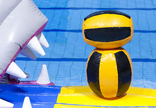 Encomende uma piscina de tubarões inflável hermética para jovens e idosos. Compre jogos de sinuca infláveis ​​agora online na JB Insuflaveis Portugal
