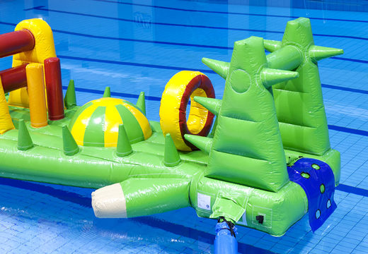 Espetacular crocodilo inflável corre uma piscina de 12 m com obstáculos desafiadores para jovens e idosos. Compre atrações aquáticas infláveis ​​online agora na JB Insuflaveis Portugal