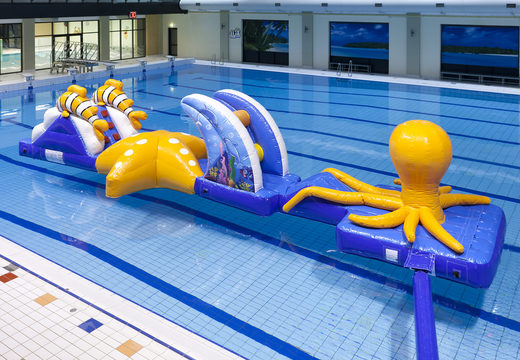 O mundo subaquático corre uma pista de obstáculos inflável com objetos 3D divertidos para jovens e idosos comprarem. Encomende atrações aquáticas infláveis ​​agora online na JB Insuflaveis Portugal