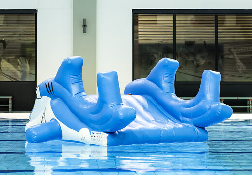 Bestel een kleine opblaasbare luchtdichte glijbaan in haai thema voor zowel jong als oud. Koop opblaasbare waterattracties nu online bij JB Inflatables Nederland 