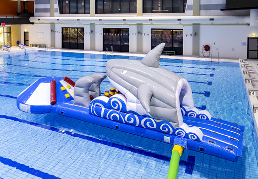 Compre um escorregador inflável com tema de tubarão para jovens e idosos. Encomende atrações aquáticas infláveis ​​agora online na JB Insuflaveis Portugal