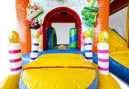 Compre um castelo insuflável na festa temática com escorregador para crianças. Encomende castelos insufláveis ​​online na JB Insufláveis ​​Portugal