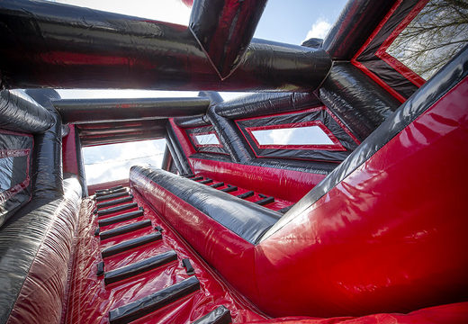 Obtenha um curso de obstáculos de mega jacaré vermelho preto inflável de 40m online agora. Compre pistas de obstáculos infláveis ​​na JB Insuflaveis Portugal