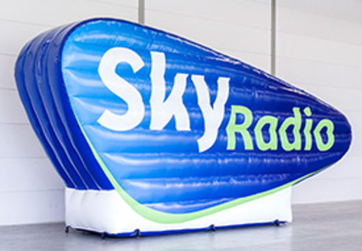 Compre a ampliação do logotipo da Sky Radio online. Encomende agora a sua publicidade ampliada na JB Insuflaveis Portugal