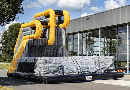 Encomende o Base Jump Pro inflável grande de 4 e 6 metros de altura para jovens e idosos. Compre atração inflável agora online na JB Insuflaveis Portugal