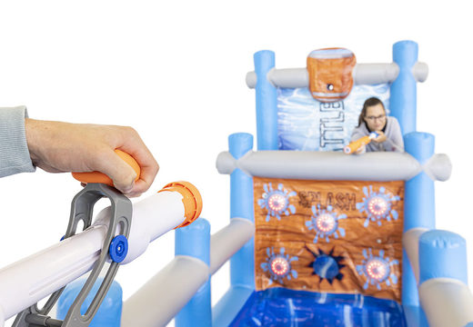 Compre inflável IPS Water Wars com canhões de água para jovens e idosos. Encomende atrações aquáticas infláveis agora online na JB Insuflaveis Portugal