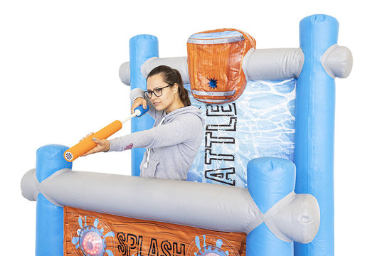 Compre IPS Water Wars hermético com canhões de água para jovens e idosos. Encomende atrações aquáticas infláveis agora online na JB Insuflaveis Portugal