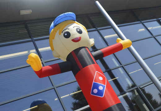 Encomende o skydancer insuflável do Skyman da Domino's Pizza personalizado na JB Insuflaveis Portugal. Ordene um design grátis para um skydancers insufláveis em sua própria identidade corporativa agora