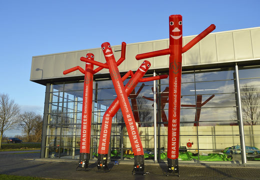 Skytube insuflável do meio do céu da Brigada de Incêndio de Gelderland em vermelho sinalizador, feito sob medida na JB Promotions Portugal; especialista em itens de publicidade infláveis, como skytubes insufláveis
