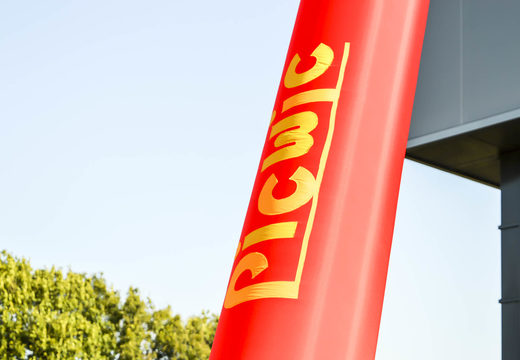 Encomende o skytube inflável Picwic com logotipo customizado na JB Insuflaveis Portugal; especialista em itens de publicidade infláveis, como skytubes insufláveis