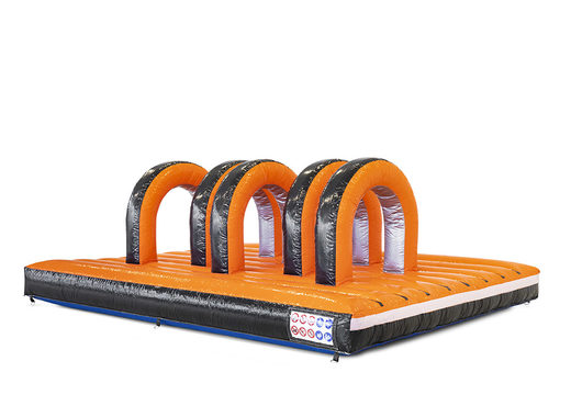 Compre o curso de assalto inflável giga modular Gate Platform de 40 peças para crianças. Encomende cursos de obstáculos infláveis ​​online agora na JB Insuflaveis Portugal