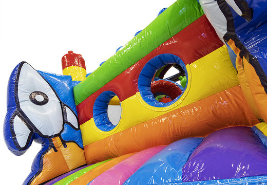 Compre uma pista de obstáculo inflável de 9 metros com objetos 3D temáticos de superblocos para crianças. Ordene pistas de obstáculos infláveis ​​agora online em JB Insuflaveis Portugal