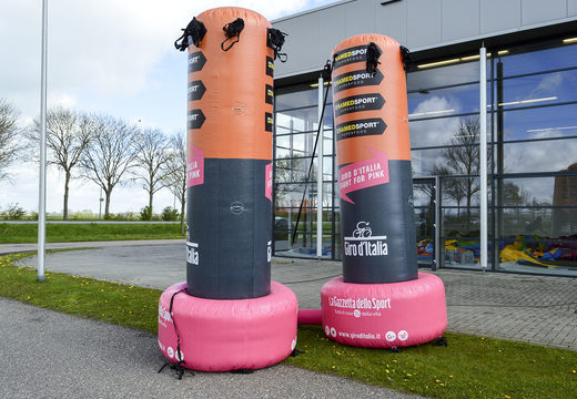 Compre pilares infláveis ​​laranja Giro d'Italia Promo. Obtenha suas colunas de publicidade online agora na JB Insuflaveis Portugal