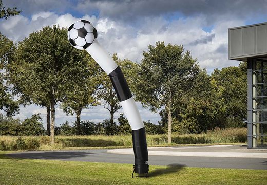 Encomende os skydancer insuflável de ar de 6m com bola 3D em preto e branco na JB Promotions Portugal. Compre skydancers insufláveis ​​padrão para eventos esportivos