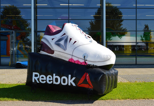 Encomende uma ampliação de produto grande inflável da Reebok Shoes. Obtenha suas ampliações de produtos infláveis ​​online agora em JB Insuflaveis Portugal