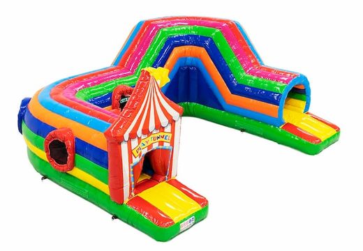 Compre um castelo insuflável de circo com túnel de rastreamento espaçoso para crianças. Encomende castelos insufláveis ​​online na JB Insufláveis Portugal
