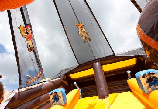 Compre Mega Pirate Shooter Ship Shape castelo insuflável com Shoot and Slide Game for Kids. Encomende castelos insufláveis ​​online na JB Insufláveis Portugal