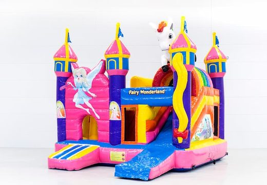 Multiplay Fairy Wonderland castelo insuflável com um slide e objetos divertidos na superfície de salto para as crianças. Compre castelos ​​insufláveis ​​online na JB Insufláveis ​​Portugal