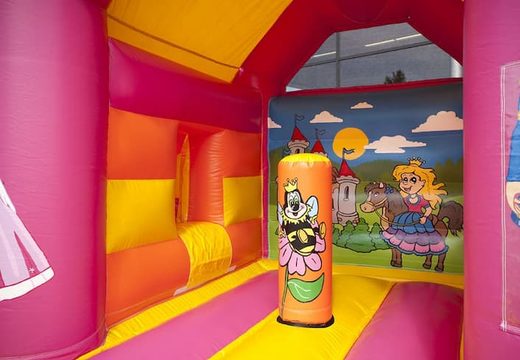 Castelo insuflável  multifunções com tema princesa Midi com um telhado e em uma combinação de cores amarelo rosa e laranja à venda na JB Insufláveis ​​Portugal online