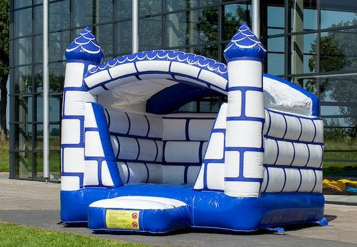compre um castelo insuflável com mini-teto em azul e branco no tema castelo para crianças. Encomende castelos insufláveis ​​agora na JB Insufláveis ​​Portugalonline